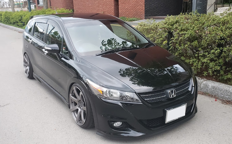 ストリームの洗車・水垢ヤバめに関するカスタム事例の投稿画像2枚目
