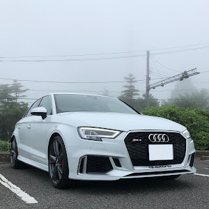 RS3 セダン