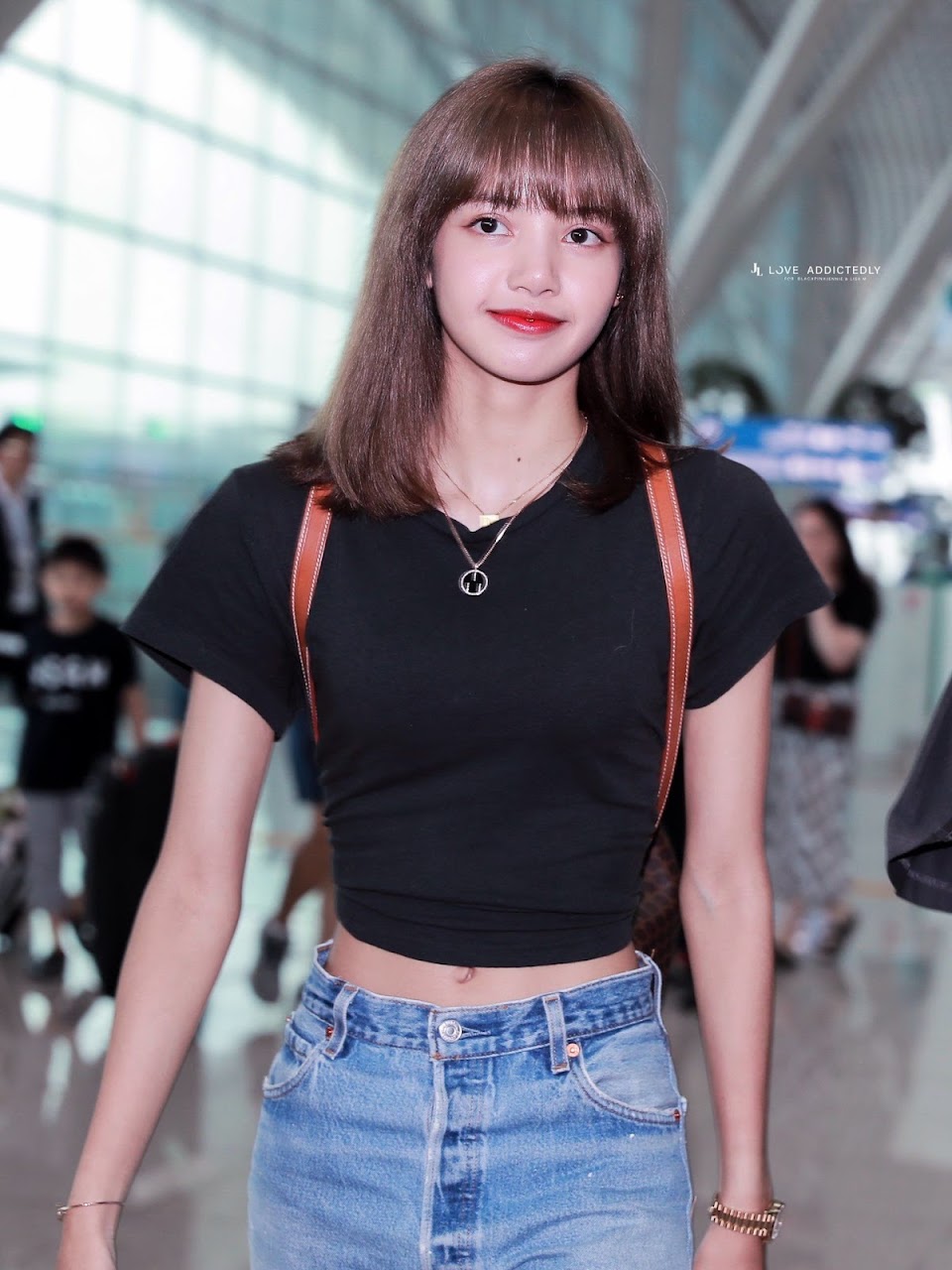 BLACKPINK's Lisa Flexes Her Status As The Celine Princess In Her Latest  Airport Fashion Look - Koreaboo