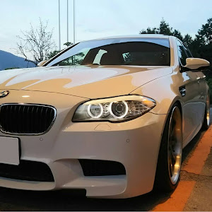 M5 F10