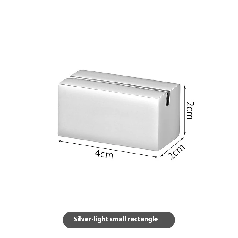 Socle de Plaque Minimaliste en Acier Inoxydable pour la Maison. Design élégant et durable, parfait pour organiser et protéger vos assiettes avec une touche moderne.