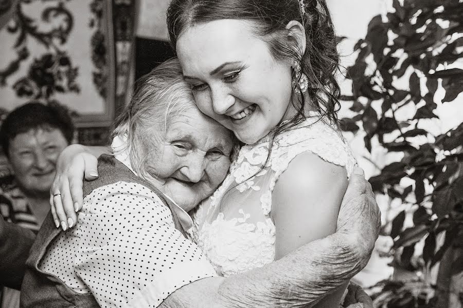 Fotografo di matrimoni Dina Ustinenko (slafit). Foto del 15 agosto 2016