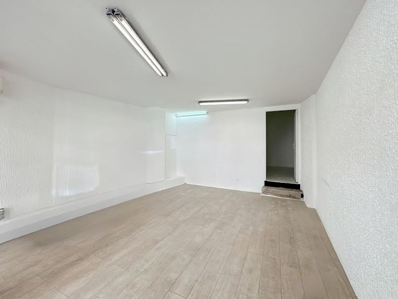 Location  locaux professionnels  33 m² à Antibes (06600), 995 €