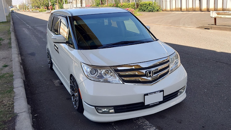 エリシオンプレステージのエリプレ・PickUpチャレンジ・あなたの車へのこだわりは？・お洒落はナンCHARA・知らんケドに関するカスタム事例の投稿画像1枚目