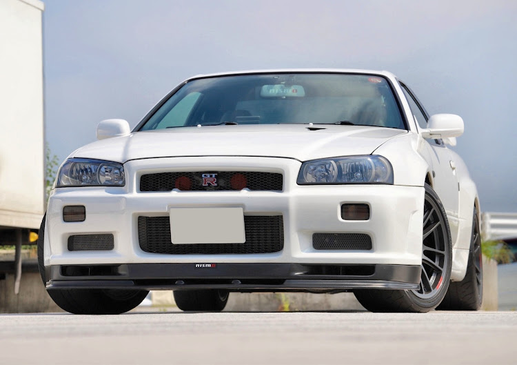 スカイライン GT-RのスカイラインGT-R・bnr34に関するカスタム事例の投稿画像1枚目