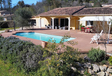 Villa avec piscine et jardin 11