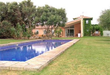 Maison avec piscine et terrasse 4