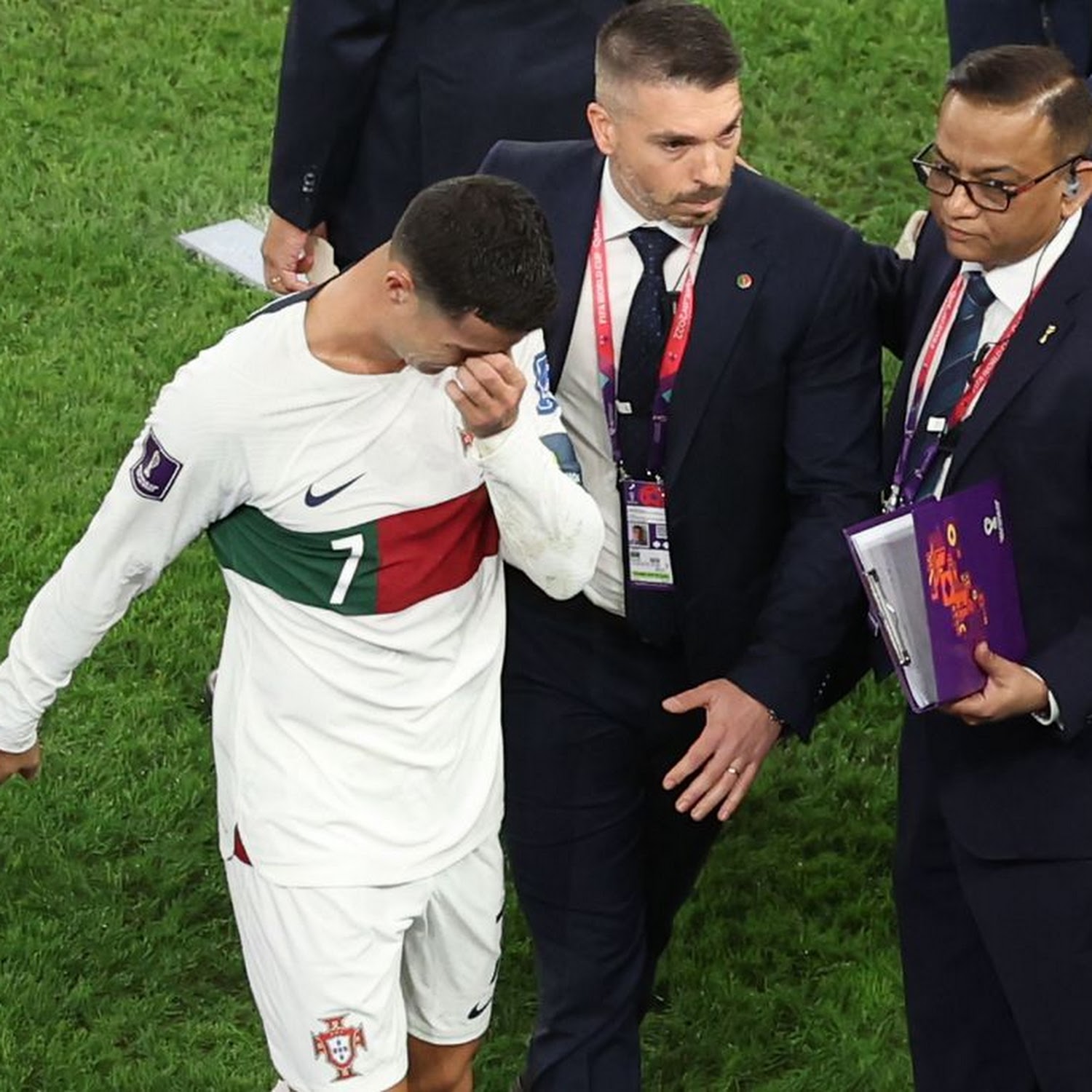 Ronaldo says dedication to Portugal unchanged but will 'let time be a good  adviser