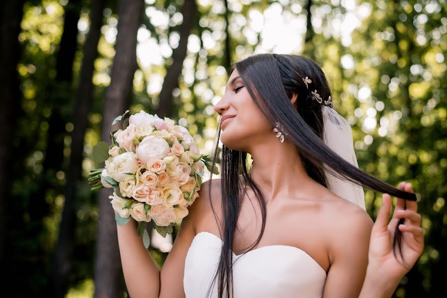 Fotografo di matrimoni Maslova Nadezhda (maslovanadi). Foto del 7 aprile 2018