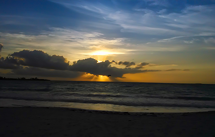 Sunrise in the Bahamas, 4K small promo image