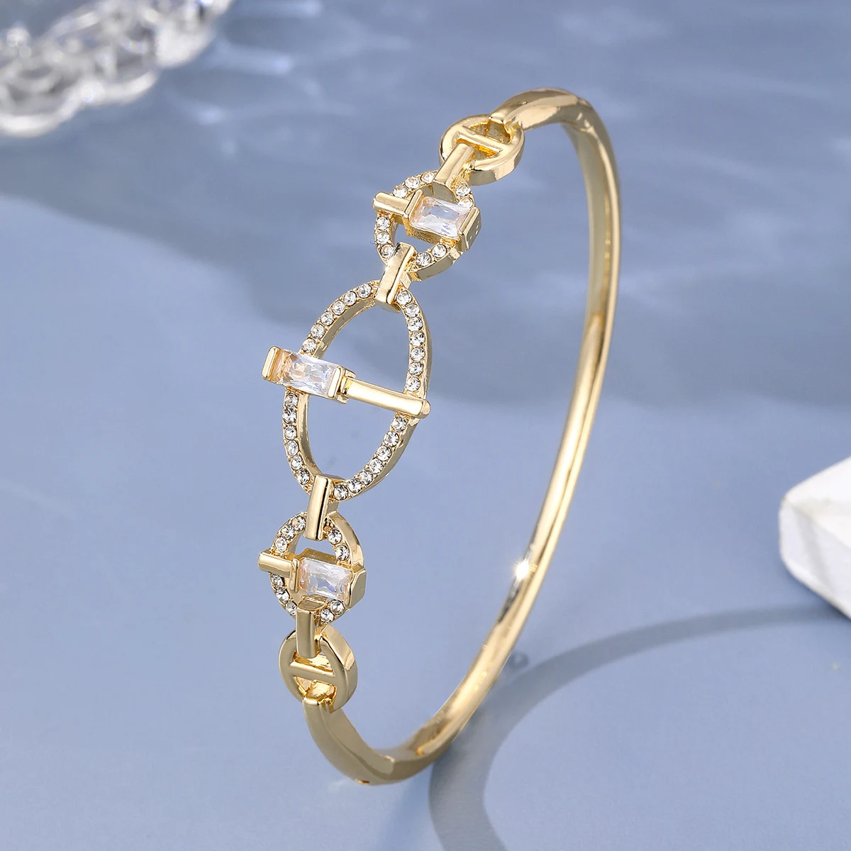 Title 3, Eenvoudige en lichte luxe armband voor dames, n...