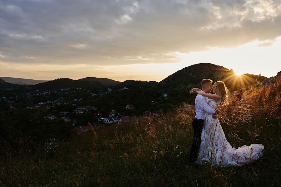 Fotógrafo de casamento Csaba Révész (reveszcsaba). Foto de 24 de junho 2023