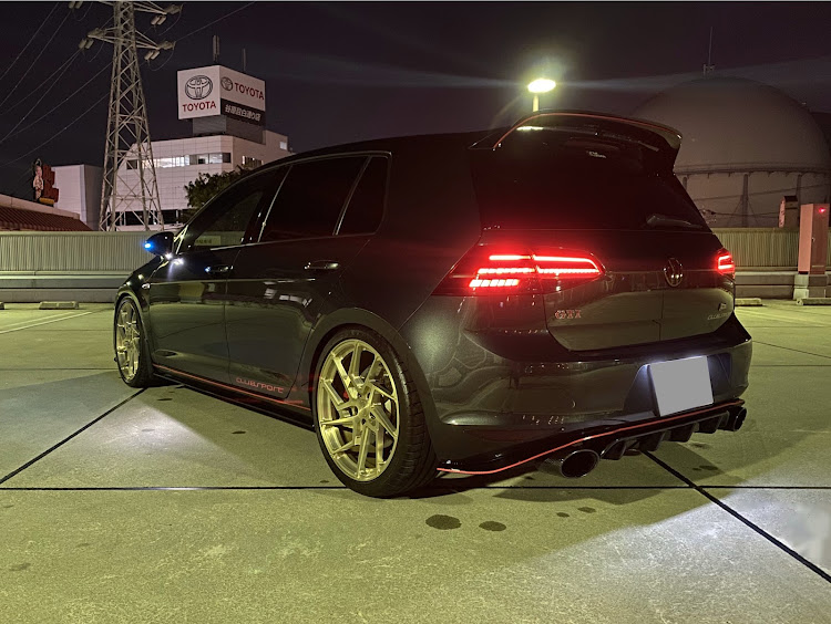 ゴルフGTIの会社帰り道・⛽️補給・ドーピング・洗車・夜間撮影に関するカスタム事例の投稿画像6枚目