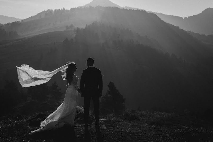 Huwelijksfotograaf Piotr Pasiak (intothewed). Foto van 25 april 2019