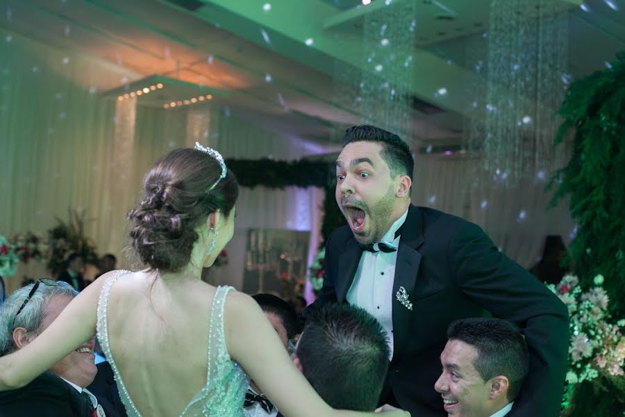 Fotógrafo de casamento Merlin Guell (merlinguell). Foto de 4 de abril 2019