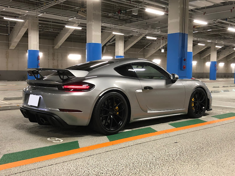 ケイマンの緊急事態宣言解除・ポルシェ ケイマン GT4・駐車場・ドライブ・サービスエリアに関するカスタム事例の投稿画像1枚目