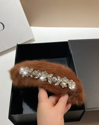 Béret extravagant en poil de lapin - 0