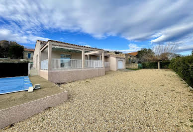 Maison avec piscine et terrasse 12