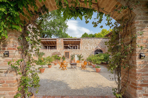 Villa avec piscine et jardin 4