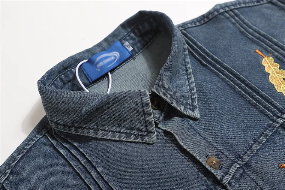 Geborduurde denim korte mouwen shirt voor heren. Comfort en stijl voor de zomer. Ideaal voor een casual en moderne look.