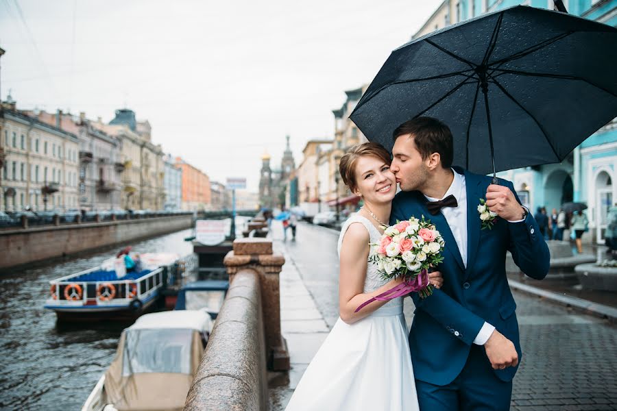 Fotógrafo de bodas Aleksandra Kudrina (girlweb). Foto del 11 de septiembre 2017