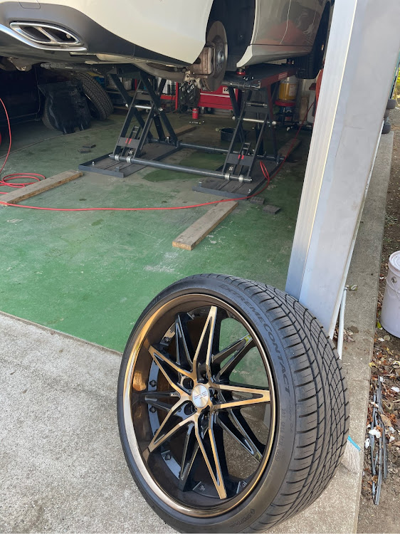Eクラスのオイル交換・メンテナンスday・ディーラー点検・workwheelsに関するカスタム事例の投稿画像4枚目