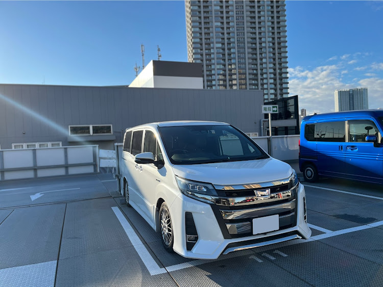 ノアの今年もよろしくお願いします・A PIT オートバックス東雲・ライコランド・スターバックス・買い物ドライブに関するカスタム事例の投稿画像1枚目