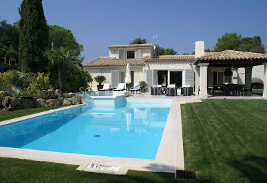 Villa with pool 16