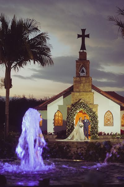 Fotógrafo de casamento Andres Felipe Buitrago Galvis (andresbuitragoph). Foto de 17 de dezembro 2023