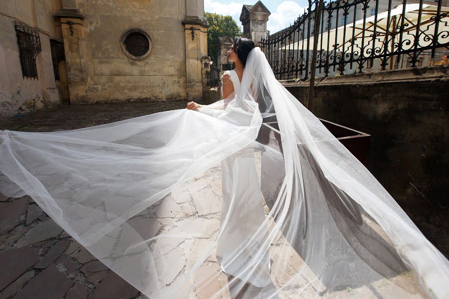 Fotógrafo de bodas Rostyslav Kostenko (rossko). Foto del 27 de noviembre 2019