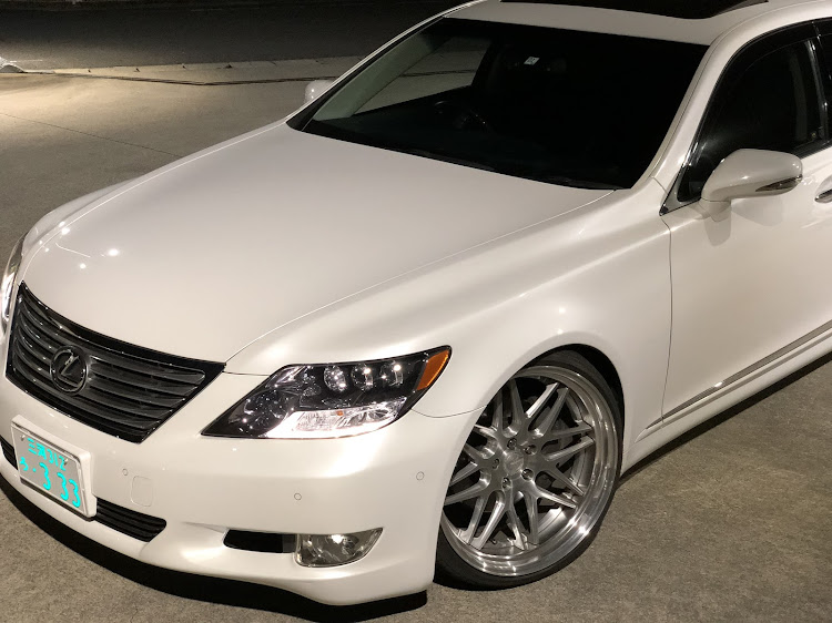 LSのDIY・ヘッドライト交換・LEXUS LS600hに関するカスタム事例の投稿画像4枚目