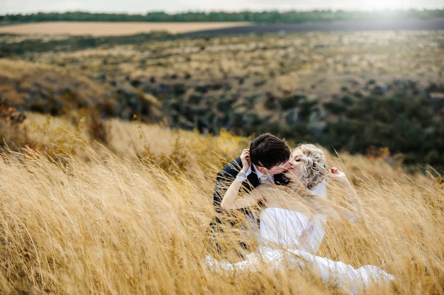 Fotógrafo de casamento Sergey Kasatkin (kasatkin). Foto de 11 de junho 2015