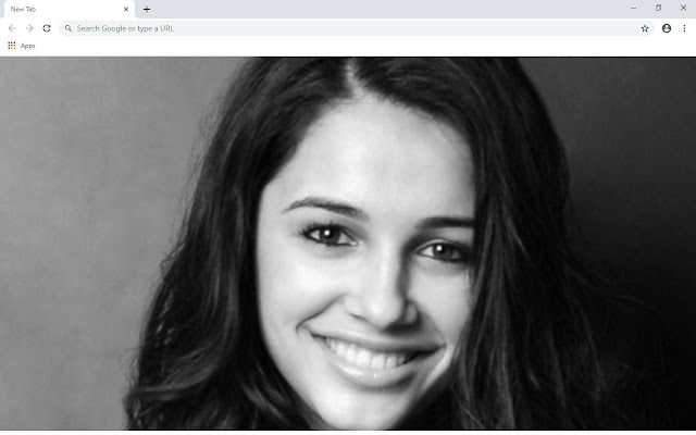 Naomi Scott New Tab & Wallpapers Collection