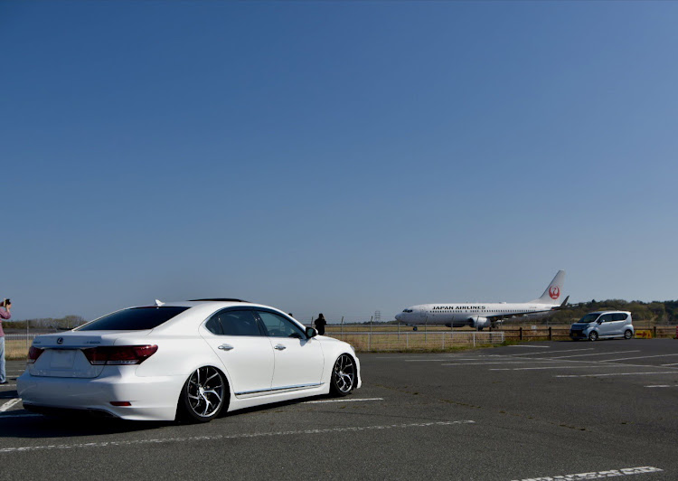 LSのLS600h・ミーティング参加・岡山桃太郎空港・LEXUS・600hに関するカスタム事例の投稿画像4枚目