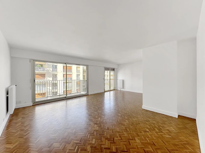 Location  appartement 5 pièces 116.8 m² à Versailles (78000), 2 035 €