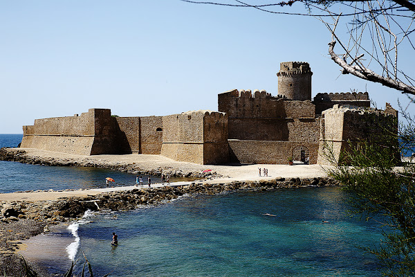 LE CASTELLA di Foto Gullì Massimo