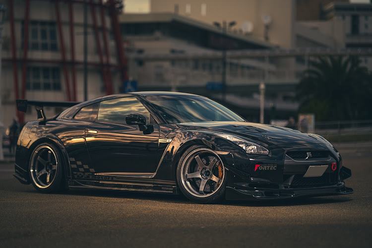 NISSAN GT-Rの神戸・秋空・RDHstudioに関するカスタム事例の投稿画像1枚目