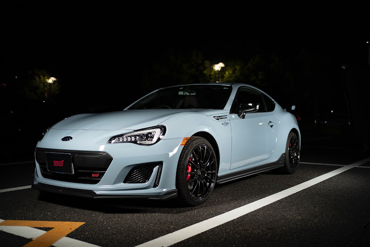 BRZのクールグレーカーキ・豊スタ・STI sport・86BRZに関するカスタム事例の投稿画像2枚目