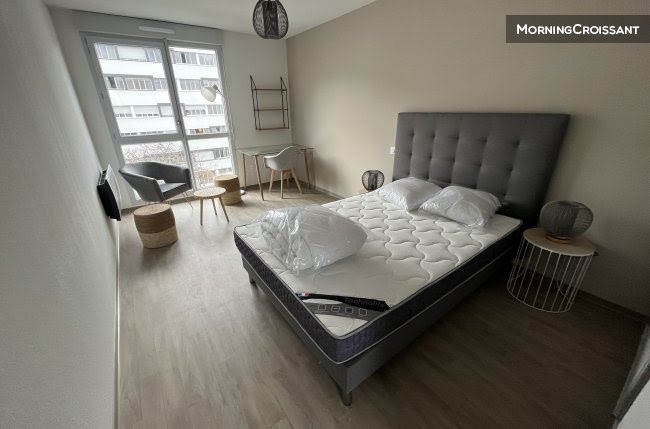 Location meublée appartement 1 pièce 25 m² à Clermont-Ferrand (63000), 550 €