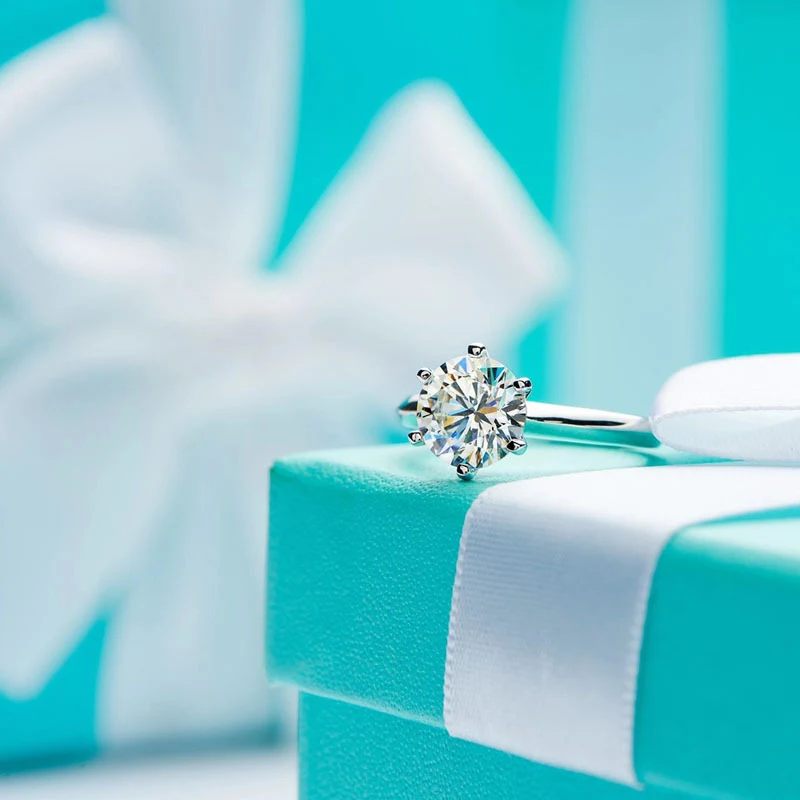 Bague femme diamant six griffes, simulation 1 carat, argent, l'éclat parfait pour sublimer votre main.