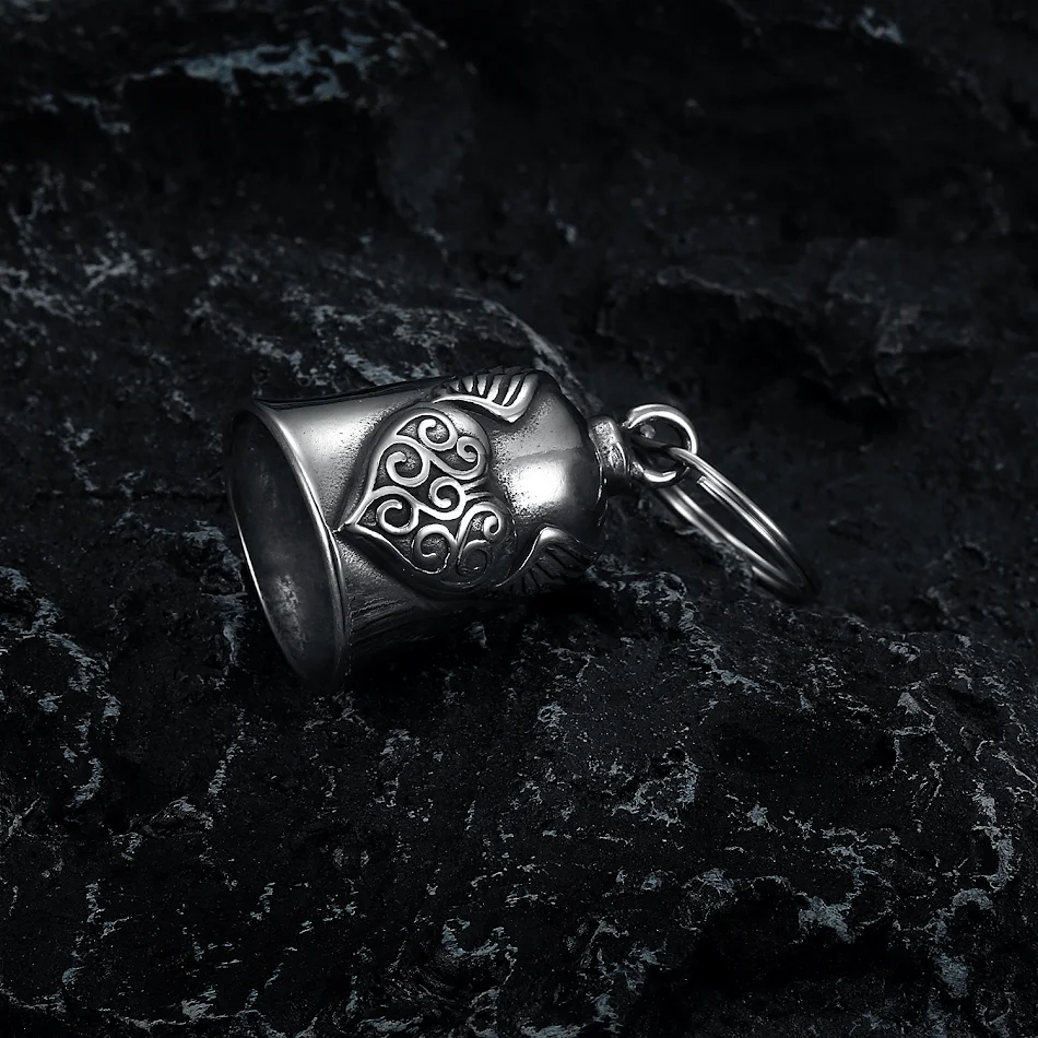 Pendentif cloche en acier inoxydable ailes d'ange, style motard rétro européen et américain. Amour et son. Clochette unique.