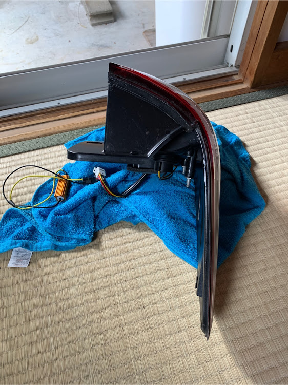 アルファードのクリスタルアイ・テールランプ結露・スモール球、交換・スマートキー、カスタマイズ・危ない、お金取られよったwに関するカスタム事例の投稿画像4枚目