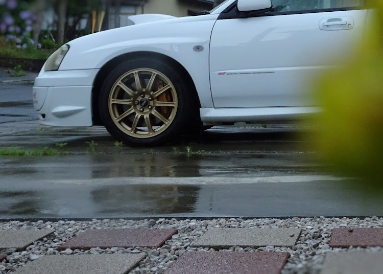 インプレッサ WRX STIの車好きと繋がりたい・涙目インプ・熱中症に気をつけて!!・水も滴る良い愛車に関するカスタム事例の投稿画像1枚目