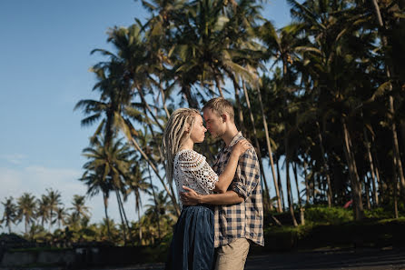 Fotógrafo de bodas Dmitriy Pustovalov (pustovalovdima). Foto del 21 de febrero 2018