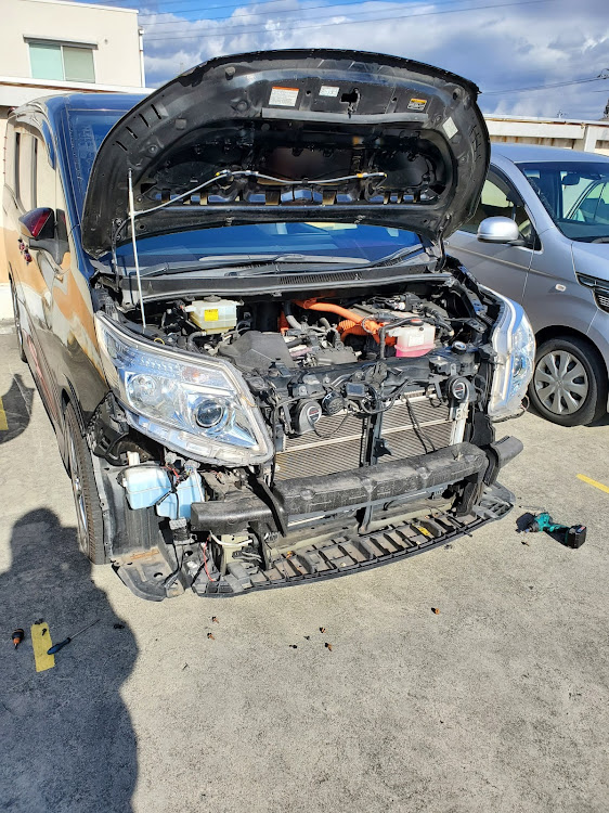 ノアのDIY・更なる進化を求めて・キャンディレッド塗装・ツートンカラー・リメイク中に関するカスタム事例の投稿画像12枚目