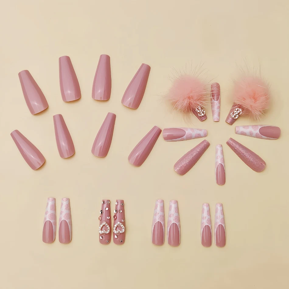 Unghie finte per bambine, design ballerina con dettagli di zucchero filato e diamanti, delicate e sicure, perfette per ogni occasione.