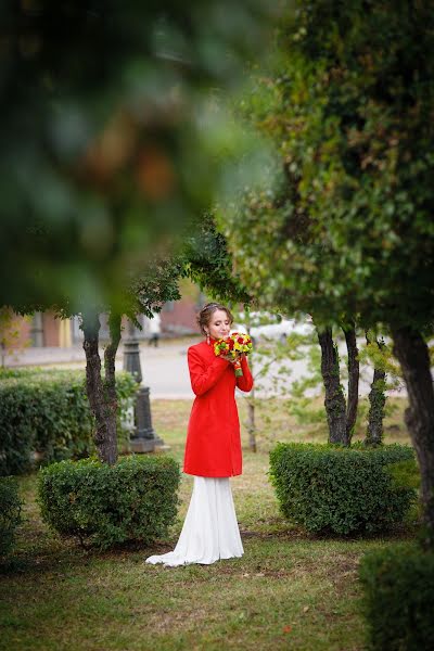 Fotógrafo de casamento Valeriya Kulikova (valeriya1986). Foto de 3 de janeiro 2017