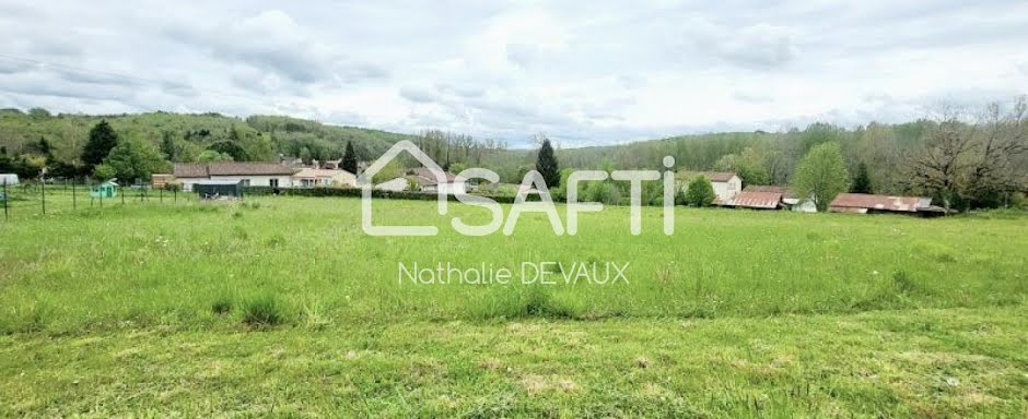 Vente terrain  2526 m² à Paussac-et-Saint-Vivien (24310), 23 500 €