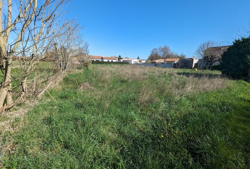  Vente Terrain à bâtir - 639m² à Coulon (79510) 