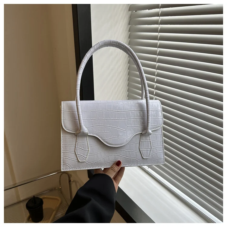 Sommer-Trend Schultertasche, brandneu und modisch. Die ideale Tasche für stilvolle und praktische Aufbewahrung deiner Sommerutensilien.